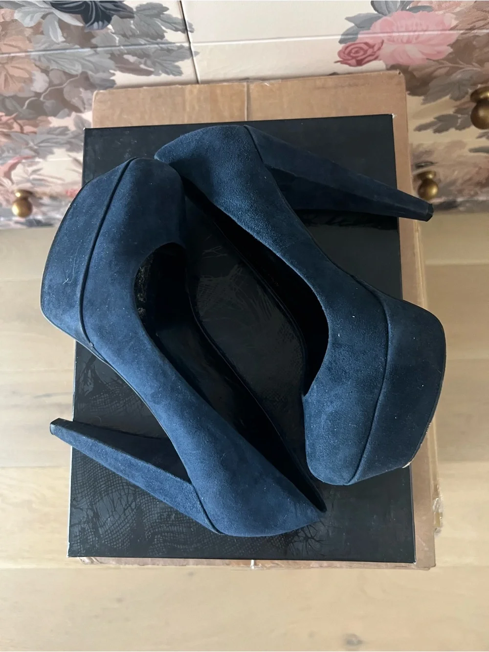 Dolce Vita elegant navy